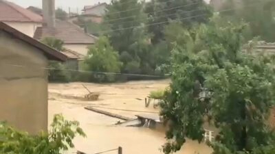 Bulgaristan’ın Varna şehrine bağlı Medovets (Sarıkovanlık) köyünde etkili olan yoğun