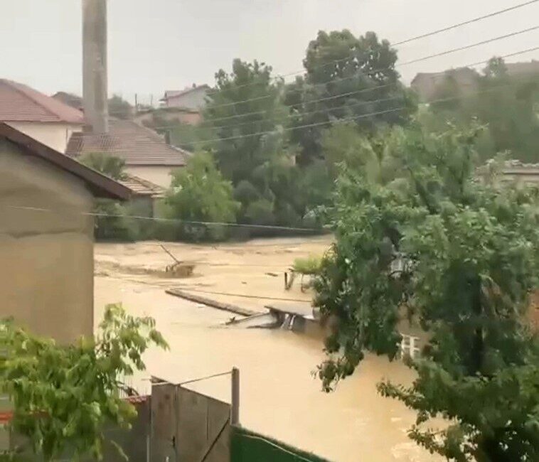 Bulgaristan’ın Varna şehrine bağlı Medovets (Sarıkovanlık) köyünde etkili olan yoğun