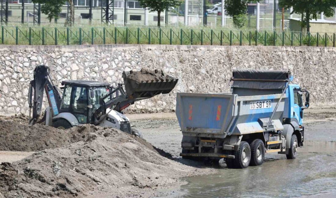 Bursa Büyükşehir Belediyesi, yaz mevsiminin gelmesiyle birlikte kötü kokuların oluşmasını