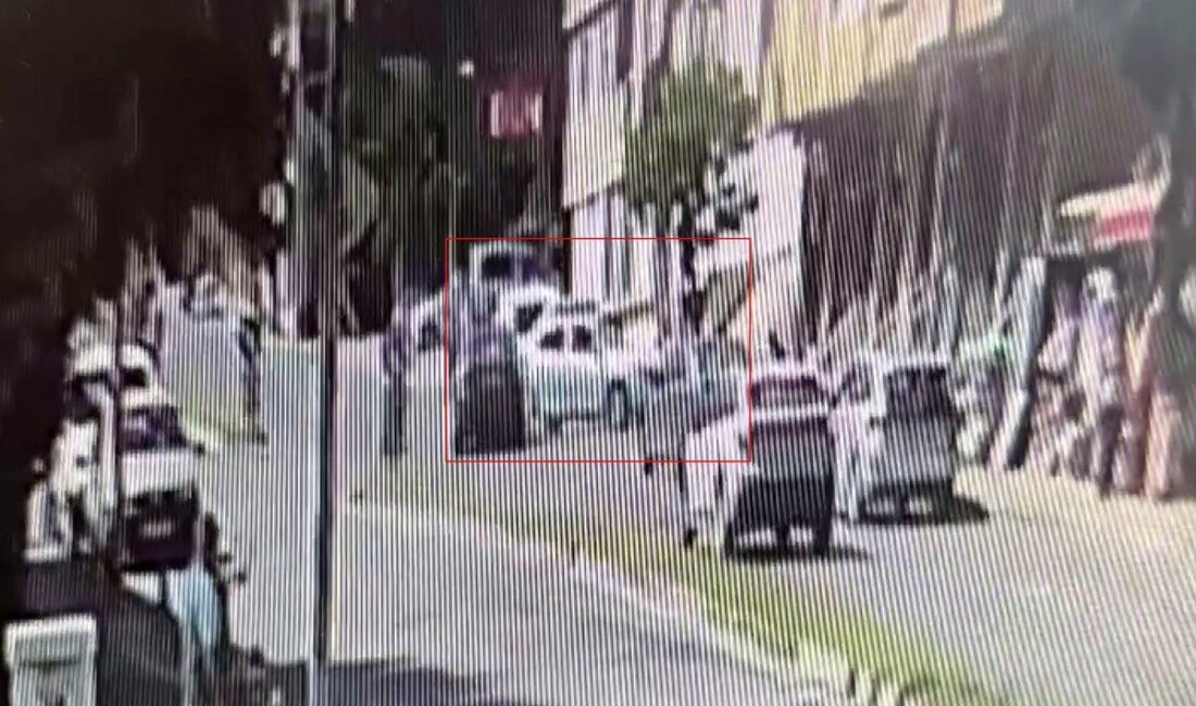 Büyükçekmece’de, 20 yaşındaki ehliyetsiz sürücünün durağa dalarak neden olduğu kazada