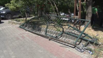 İstanbul Büyükçekmece’de çocuğunu ortaokul sınavına getiren veli, fren yerine gaza