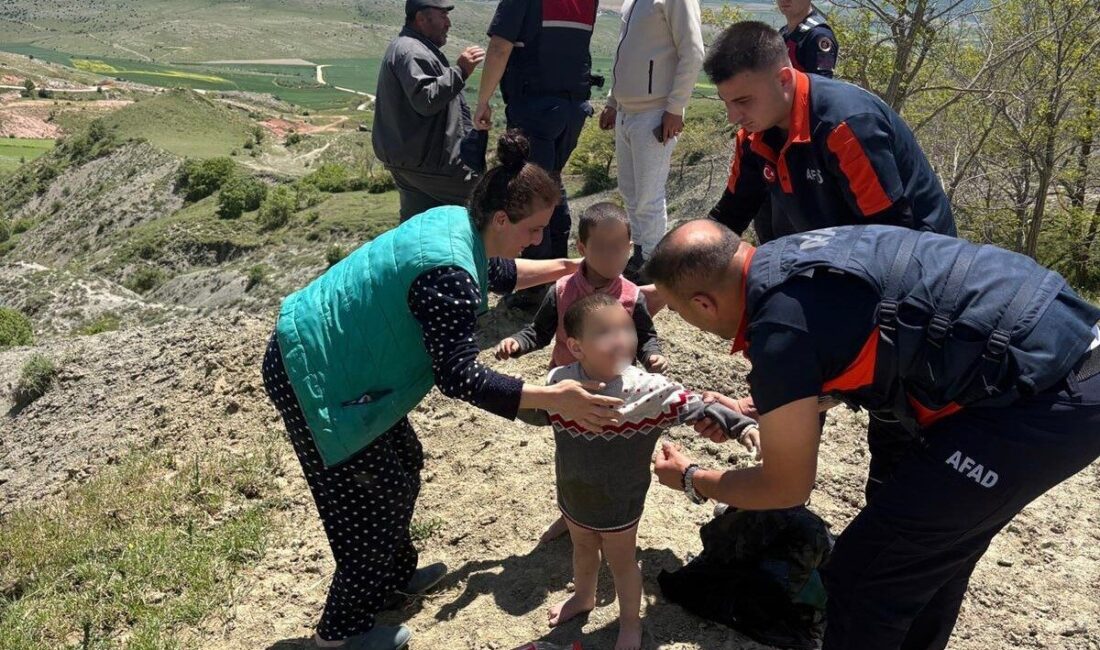 Çorum’da kaybolan 2 küçük çocuk, ekipler tarafından çamura saplanmış halde
