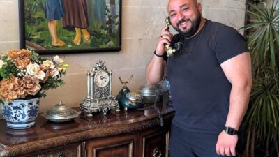 İzmir’in Çeşme ilçesinde otelden ayrılmak üzereyken silahlı saldırıda hayatını kaybeden