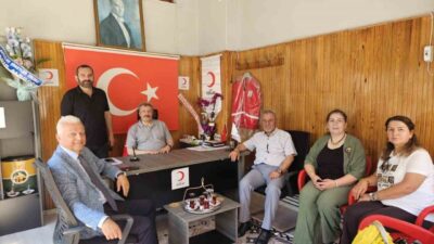 Çaycuma Kent Konseyi heyeti, kısa süre önce faaliyetlerine başlayan Kızılay