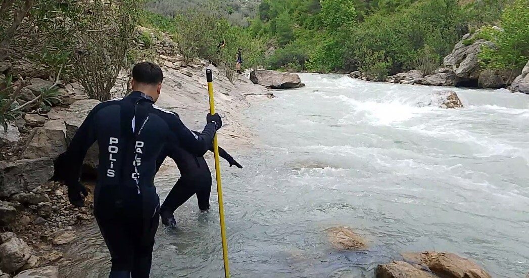 Adana’da serinlemek için girdiği Eğlence Çayı’nda akıntıya kapılarak kaybolan Ömer
