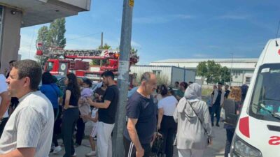 Tekirdağ’ın Çerkezköy ilçesinde bir apartman dairesinde çıkan yangın paniğe sebep