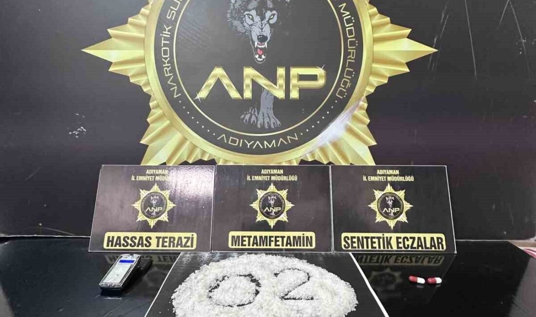 Adıyaman’da polis ekiplerince çeşitli suçlardan aranan şahısların yakalanmasına yönelik yürütülen