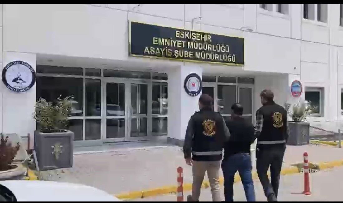 Eskişehir’de hakkında çeşitli suçlardan hapis cezası ile aranan 4 şahıs