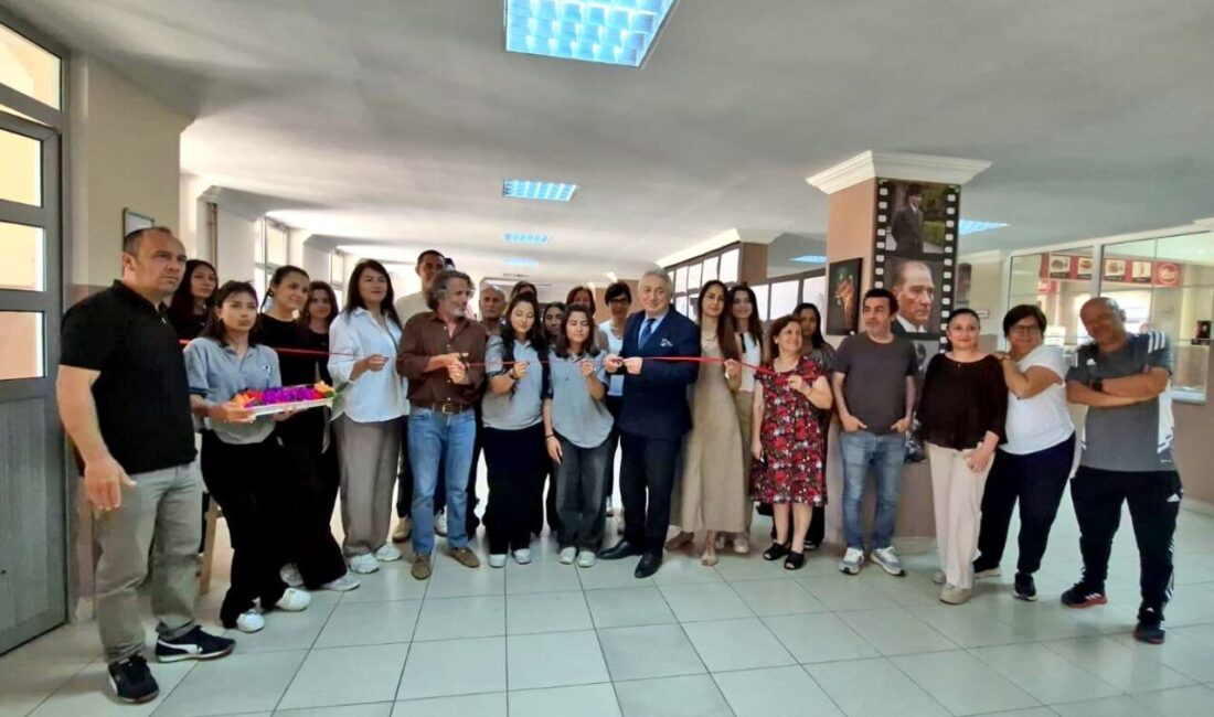 Çeşme Atatürk Anadolu Lisesi öğrencilerinin yıl boyunca hazırladığı eserlerden oluşan