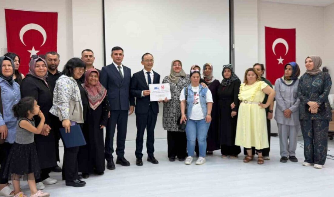 Çin Halk Cumhuriyeti Ankara Büyükelçisi Jiang Xuebin, dezavantajlı depremzede vatandaşlara