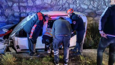 Çorum’un Sungurlu ilçesinde hafif ticari aracın yaklaşık 3 metrelik istinat