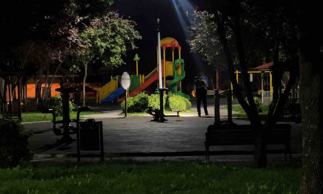 Çorum’da bir parkta çıkan silahlı kavgada tabancayla vurulan 2 kişi