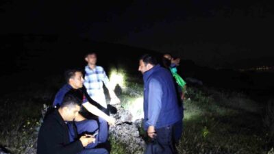 Elazığ’da dağlık alanda mahsur kalan baba ve oğlu, ekiplerce kurtarıldı.