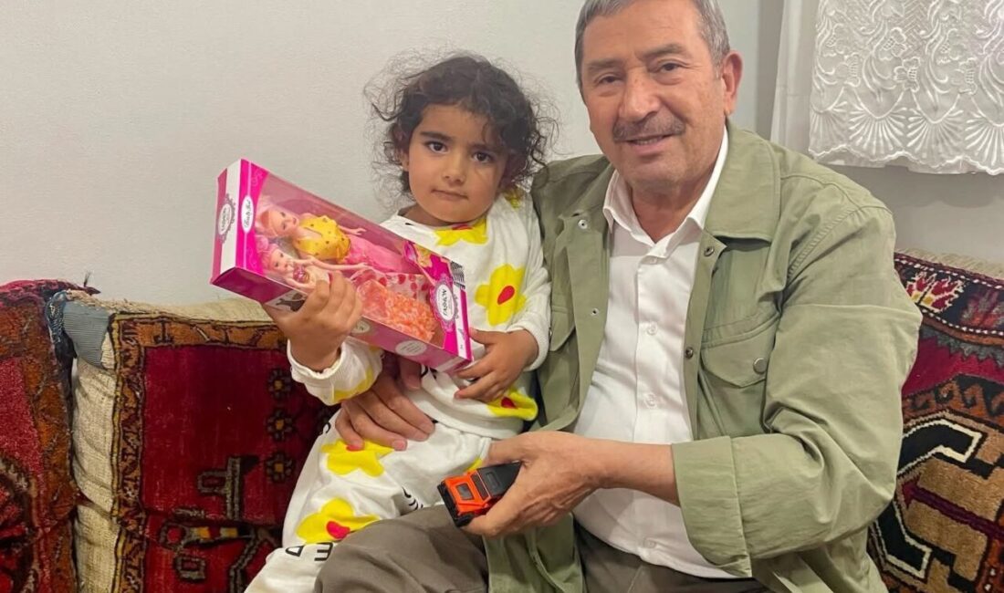 Darende Belediye Başkanı Alican Bozkurt, Balaban Gökderen Mezrası’nda hane ziyaretlerinde