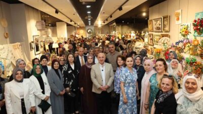 Darıca’da belediye bünyesindeki kursiyer kadınların bir yıllık el emeği ürünlerinden