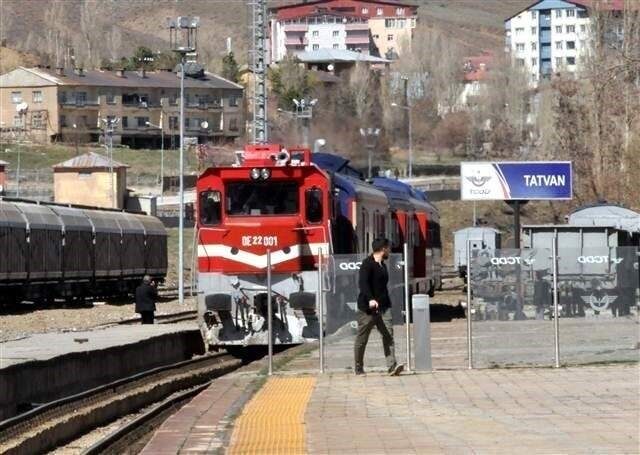 Türkiye Cumhuriyeti Devlet Demiryolları (TCDD) tarafından Malatya, Diyarbakır, Tatvan ve