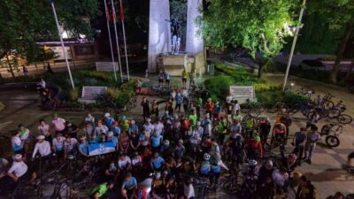 Denizli bisiklet toplulukları tarafından düzenlenen Dünya Bisiklet Günü etkinliğinde yaklaşık