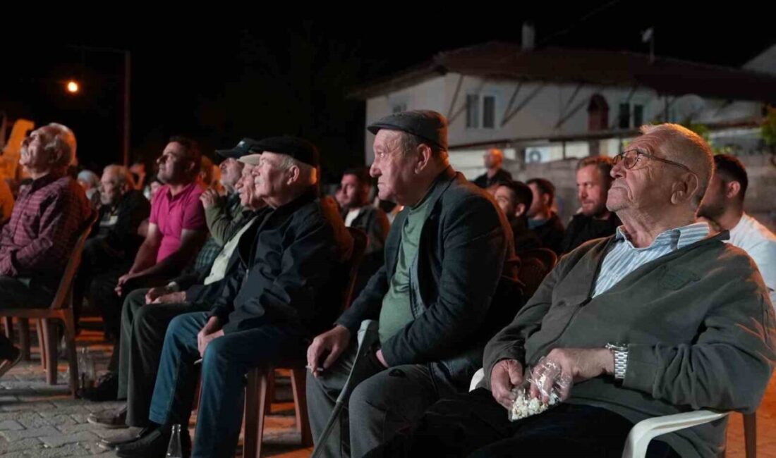 Denizli Büyükşehir Belediyesi’nin büyük ilgi gören ‘Köyümde Sinema Günleri’ projesi