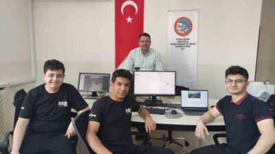 Denizli-Merkezefendi Necla-Ergun Abalıoğlu Ticaret Mesleki ve Teknik Anadolu Lisesi öğrencileri,