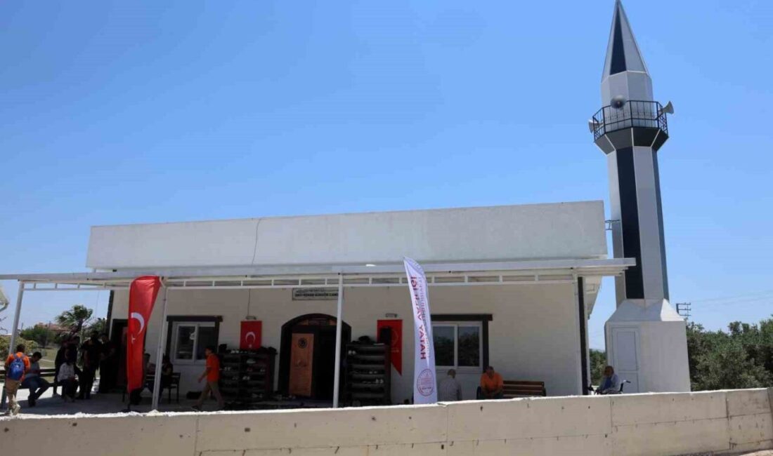 Hatay’da asrın felaketinin ardından inşa edilen 129’uncu cami olan Akçaova