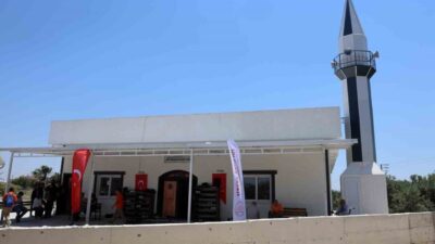 Hatay’da asrın felaketinin ardından inşa edilen 129’uncu cami olan Akçaova