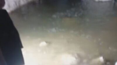 Hatay’da serinlemek için girdiği derede boğulma tehlikesi geçiren çocuk kaldırıldığı