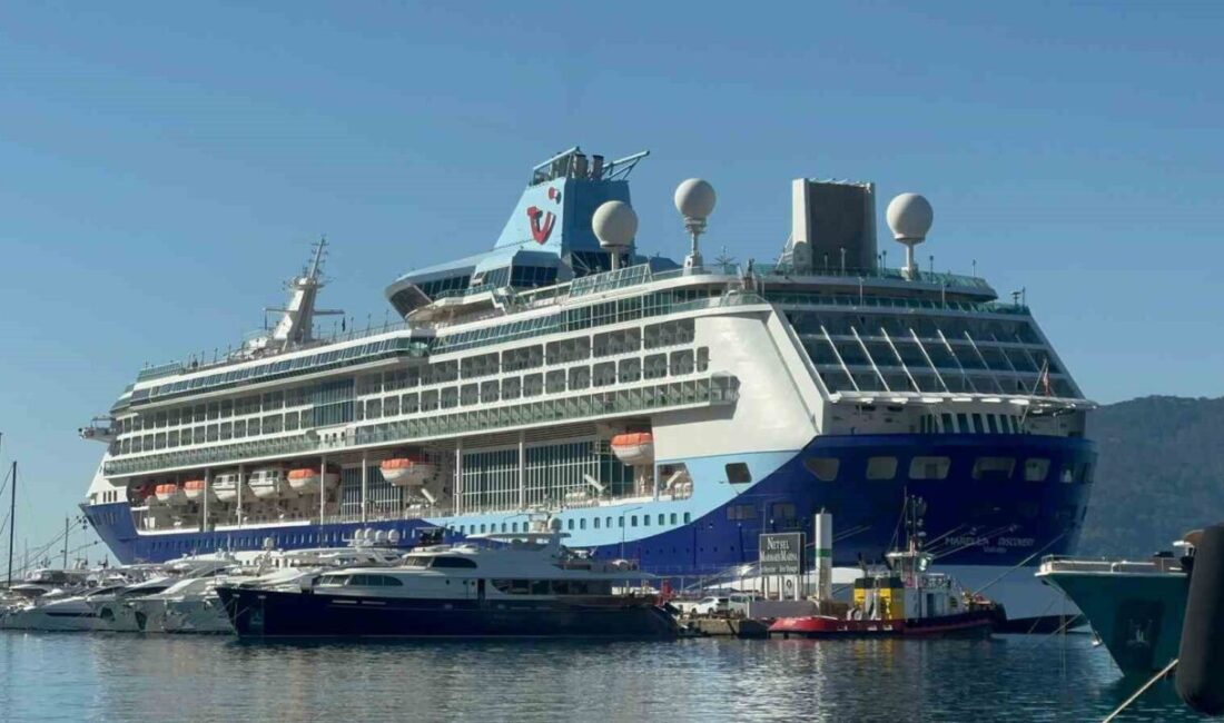Muğla’nın Marmaris ilçesinde kruvaziyer turizminde hareketli günler yaşamaya devam ediyor.