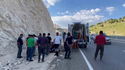 Adıyaman’ın Besni’de ilçesinde kontrolden çıktıktan sonra devrilen motosikletin sürücüsü yaralandı.