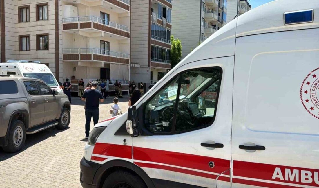 Diyarbakır’da apartman dairesinde klima kaynaklı çıkan yangın itfaiyenin müdahalesiyle büyümeden