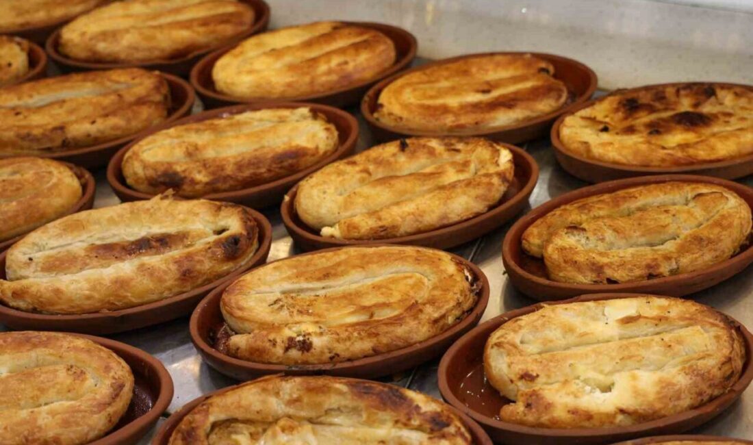 Diyarbakır’da Hacıbaba Pastaneleri, şubelerinde tandırda çömleklerde pişirip satışına başladığı börek