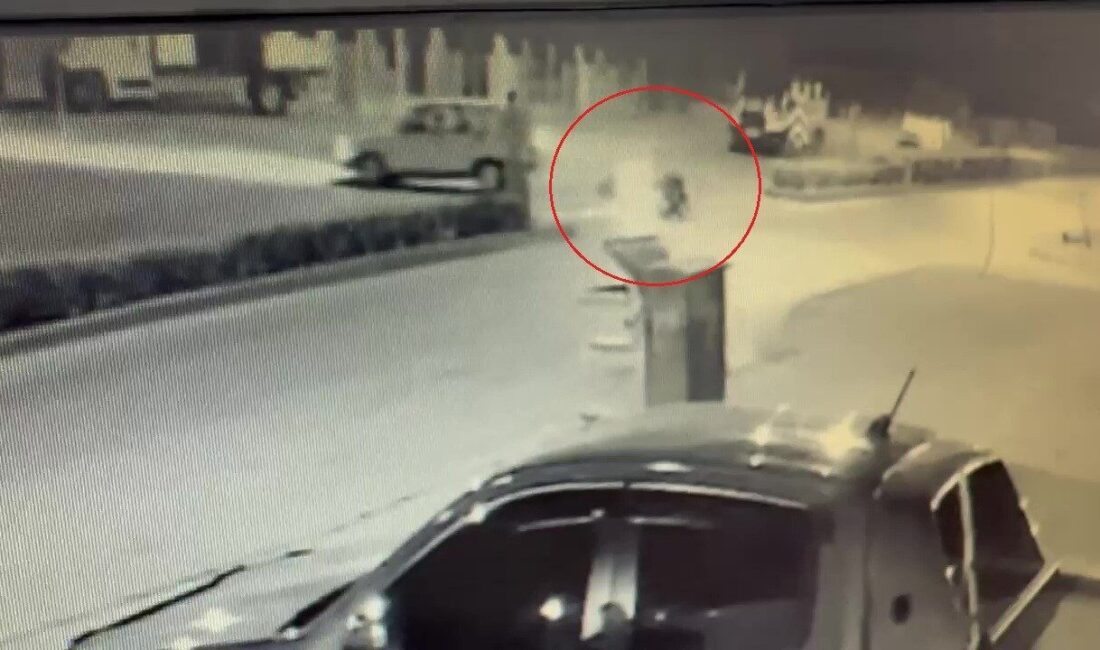 Antalya’nın Manavgat ilçesinde motosiklet ile çarpışarak sürücüsünün yaralanmasına neden olan