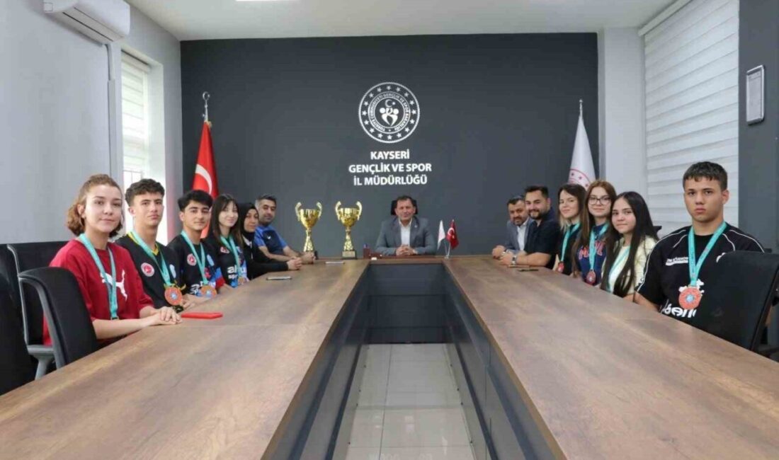 Antalya’da düzenlenen Kick Boks Dünya Kupası, 43 ülkeden 2 bin