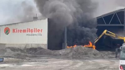 Edirne’nin Uzunköprü ilçesinde maaş ve tazminatlarını alamadıkları iddiasıyla eylemlerini sürdüren