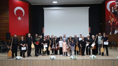 Edremit Belediyesi Atatürk Gençlik Merkezi Bağlama Atölyesi kursiyerleri tarafından hazırlanan