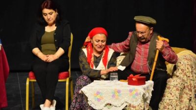 Efeler Belediyesi ev sahipliğinde ’Karar Anı’ adlı tiyatro oyunu, 13