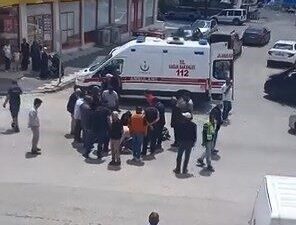 Elazığ’da sürücüsünün direksiyon hakimiyetini kaybettiği motosiklet, yan yattı. Kazada sürücü