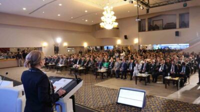 Elazığ’da düzenlenen Ulusal Tütün Kontrolü Kongresinde konuşan Sağlığı Geliştirme ve