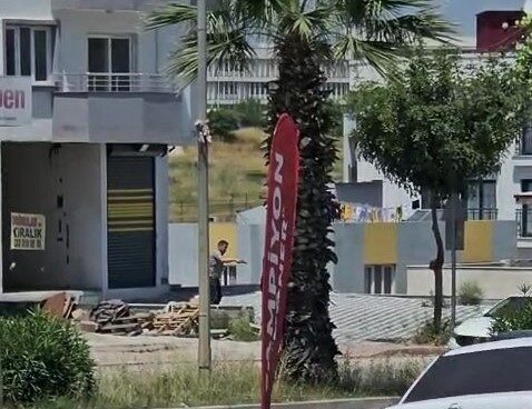 Adana’da emekli polisin kendisine döner bıçağı ile saldıran oğlunu öldürdüğü