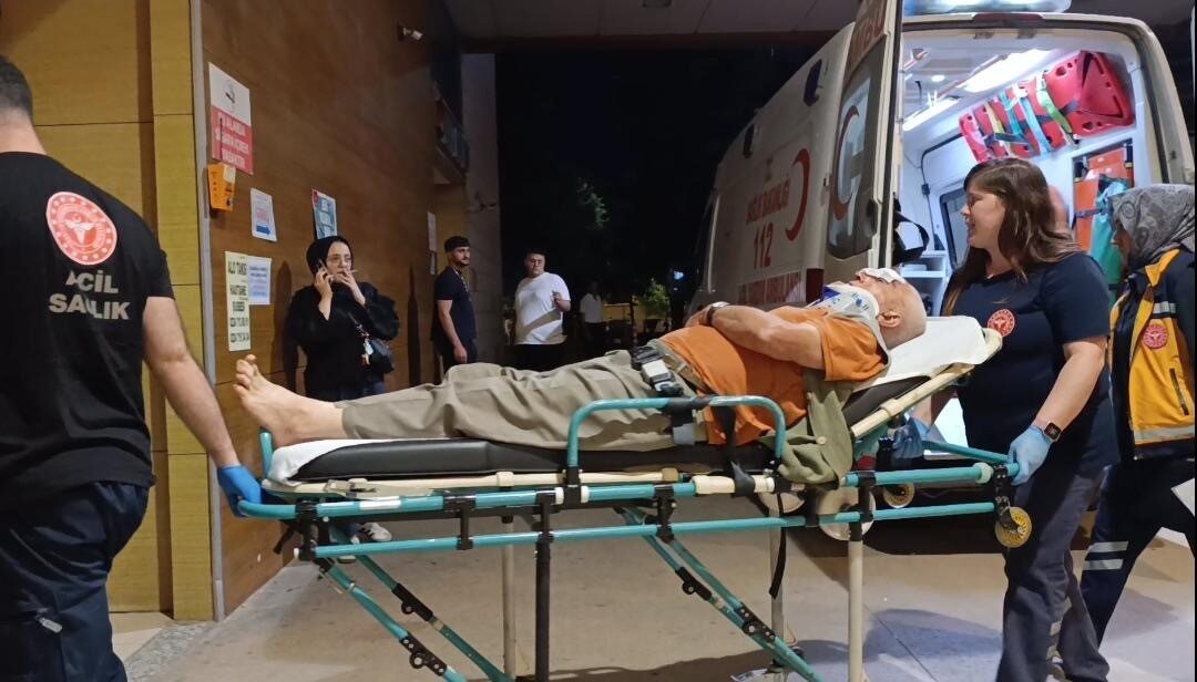 Bursa’nın İnegöl ilçesinde erik toplamak için çıktığı ağaçtan düşen yaşlı