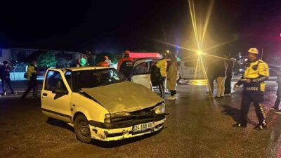 Erzincan’da iki aracın karıştığı trafik kazasında 5 kişi yaralandı. Kaza,