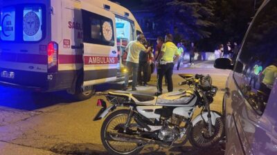 Erzincan’da otomobil ile motosikletin çarpışması sonucu meydana gelen trafik kazasında
