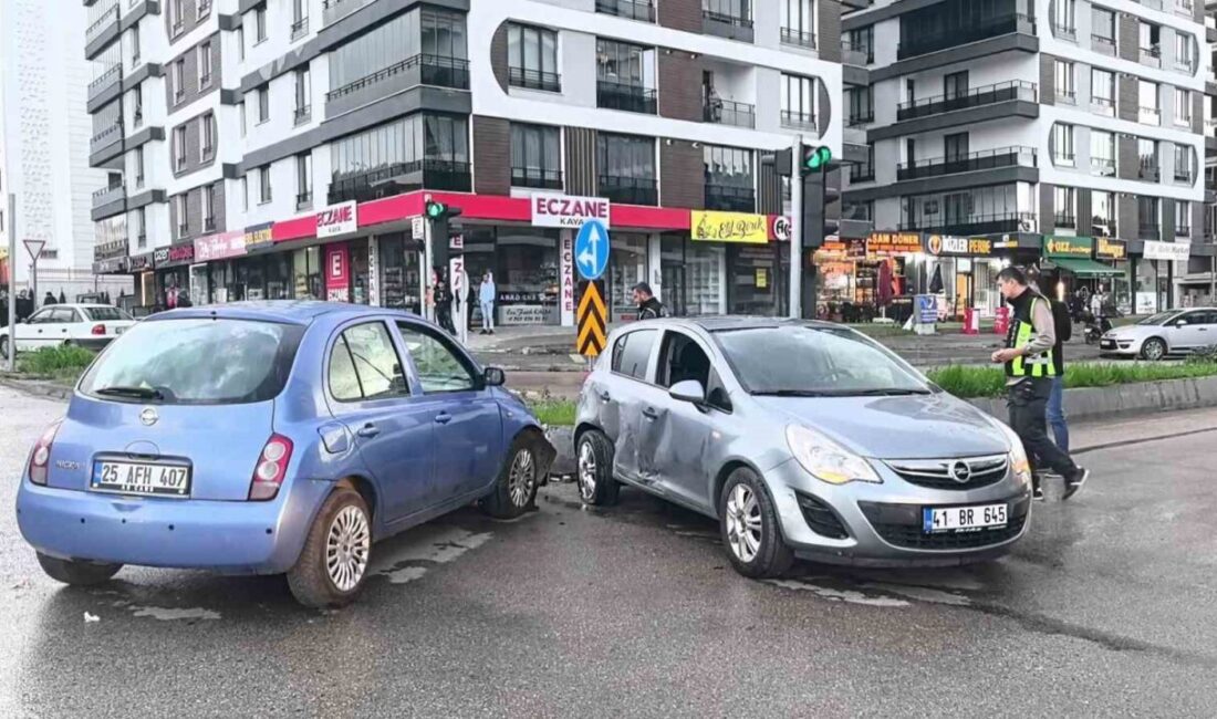 Erzurum’da meydana gelen zincirleme trafik kazasında 3 araç kavşakta birbirine