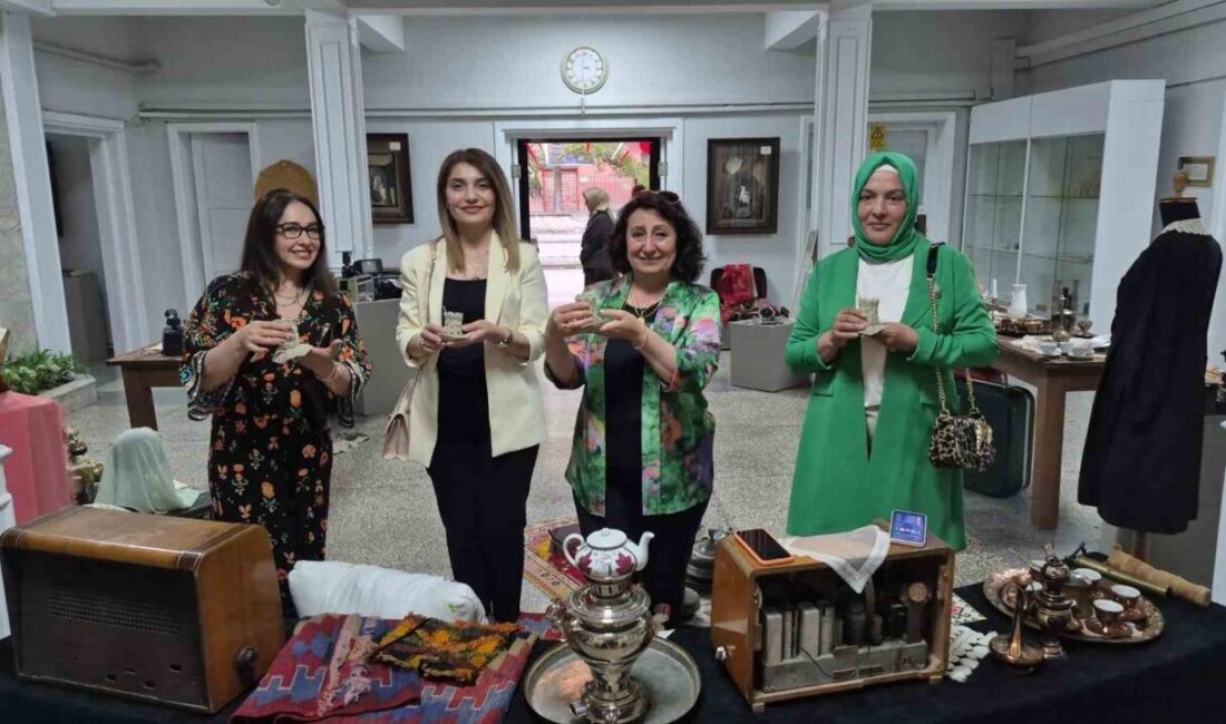 Eskişehir Olgunlaşma Enstitüsü tarafından düzenlenen ’Yaşayan Hatıralar-Anı Sergisi’nde vatandaşların evlerinde