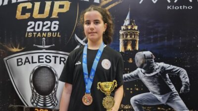 İstanbul’da düzenlenen Uluslararası Balestra Cup Eskrim Turnuvası’nda Eskişehirli sporcular büyük