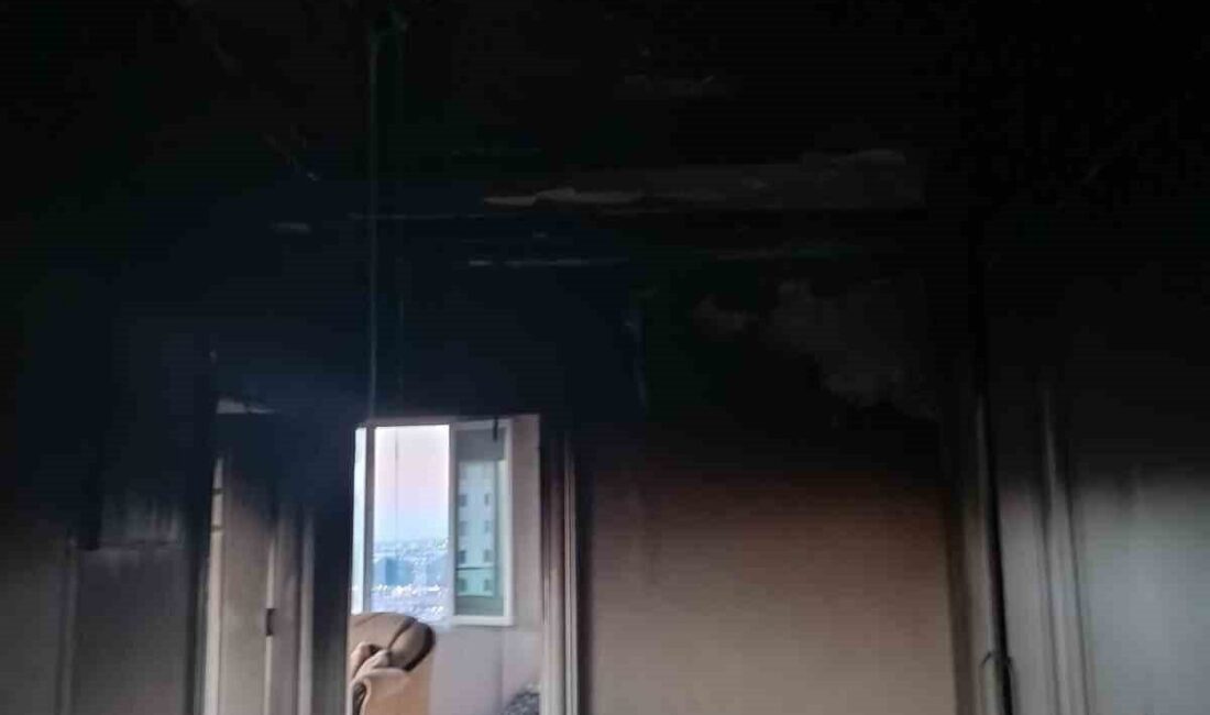 Diyarbakır’ın Kayapınar ilçesinde bir kişi ikinci kez evini ateşe verdi.