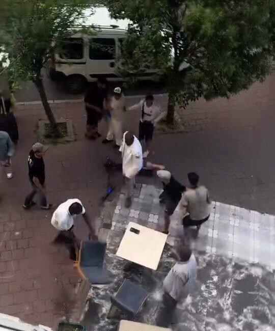 İstanbul Fatih’te yabancı uyruklu şahıslar arasında henüz belirlenemeyen nedenle çıkan