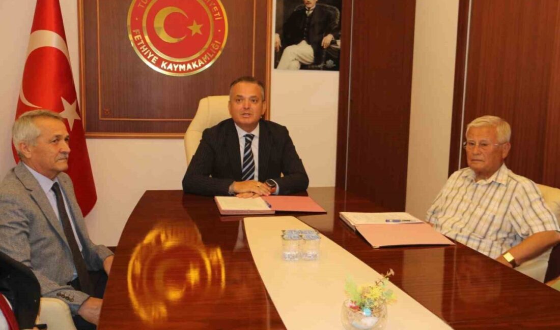 Fethiye’de yaşayan 91 yaşındaki inşaat mühendisi Dinçer Akyalı, annesine verdiği