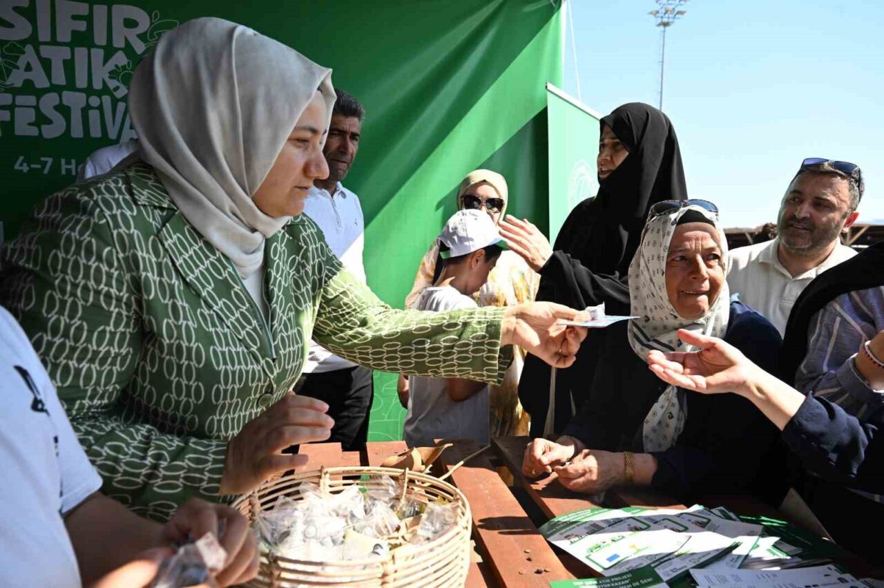 Gaziosmanpaşa Belediyesi, Sıfır Atık Festivali’nde yerini alarak çevre projelerini binlerce