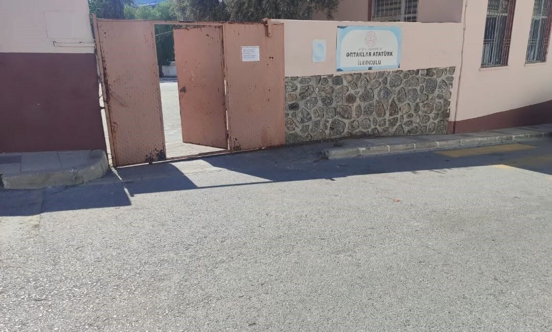 Aydın’ın Germencik ilçesinde belediye zabıta ekiplerinin çocukların güvenliğine yönelik uygulamaları