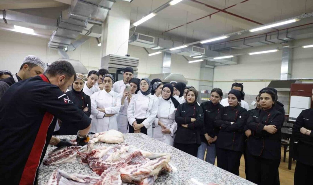 Gaziantep İslam Bilim ve Teknoloji Üniversitesi (GİBTÜ), öğrencilerini sektörün deneyimli